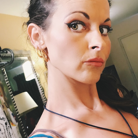 VTG 14K GOLD ETCHED BOHO GYPSY RETRO HOOP EARRINGS - Picture 5 of 6